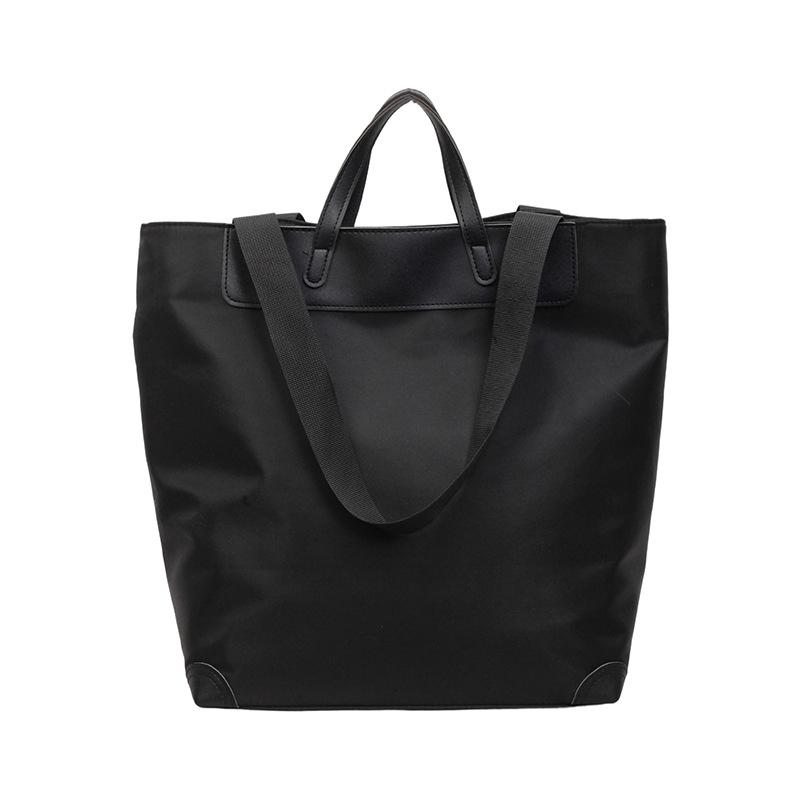 New Stylish Solid Color Minimalist Tote Bag for Women Lightweight Commuting Bag Large Capacity Simple Crossbody Bag Trendy чёрный
New Stylish Solid Color Minimalist Tote Bag for Women Lightweight Commuting Bag Large Capacity Simple Crossbody Bag Trendy чёрный