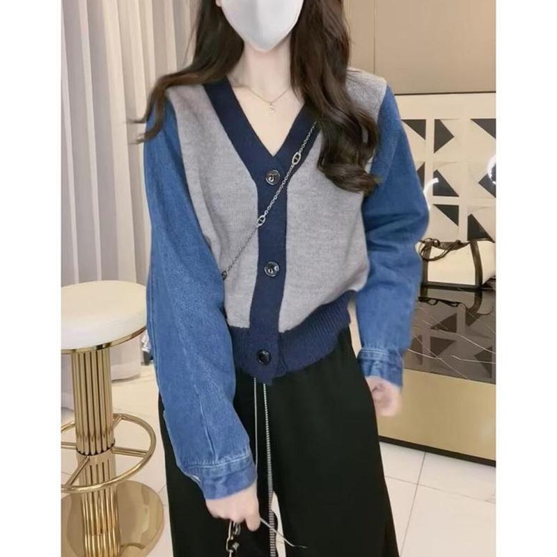 Новый дизайн с контрастным цветом воротника, джинсовая вставка, вязаный кардиган-свитер, омолаживающий топ, женская осенняя одежда one size fits all серый
Новый дизайн с контрастным цветом воротника, джинсовая вставка, вязаный кардиган-свитер, омолаживающий топ, женская осенняя одежда one size fits all серый