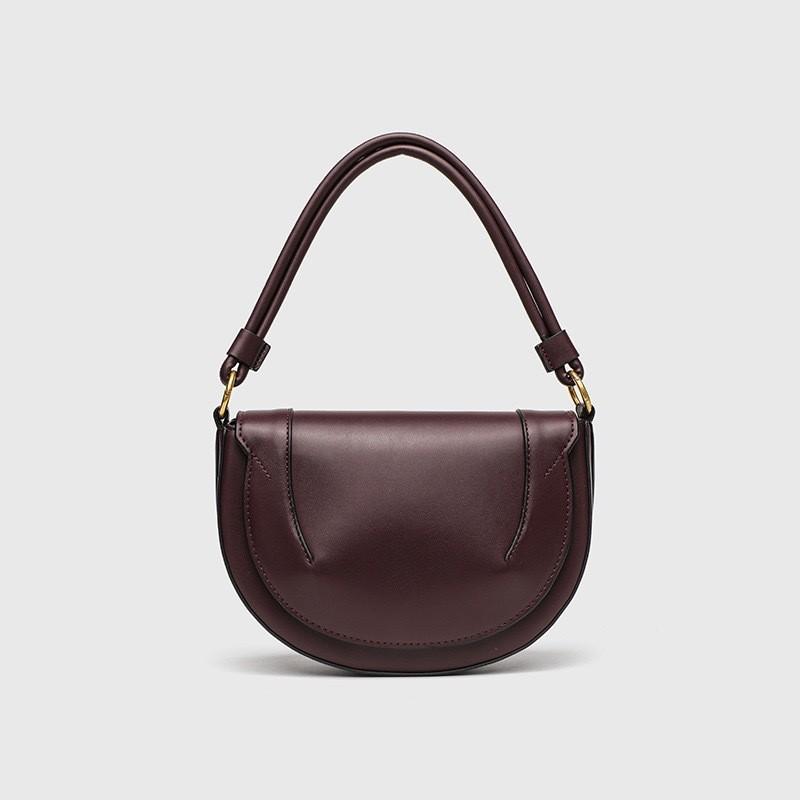 Сумка-седло с магнитным клапаном, клапаном и декоративной строчкой, ручная, на плечо, кроссбоди One Size фуксия
Сумка-седло с магнитным клапаном, клапаном и декоративной строчкой, ручная, на плечо, кроссбоди One Size фуксия