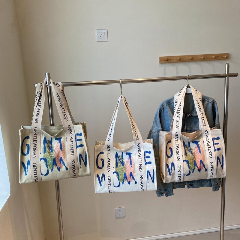 Large-capacity commuter alphabet handbag bag, new fashion student shoulder bag, casual versatile tote bag one size fits all бежевий
Large-capacity commuter alphabet handbag bag, new fashion student shoulder bag, casual versatile tote bag one size fits all бежевий
