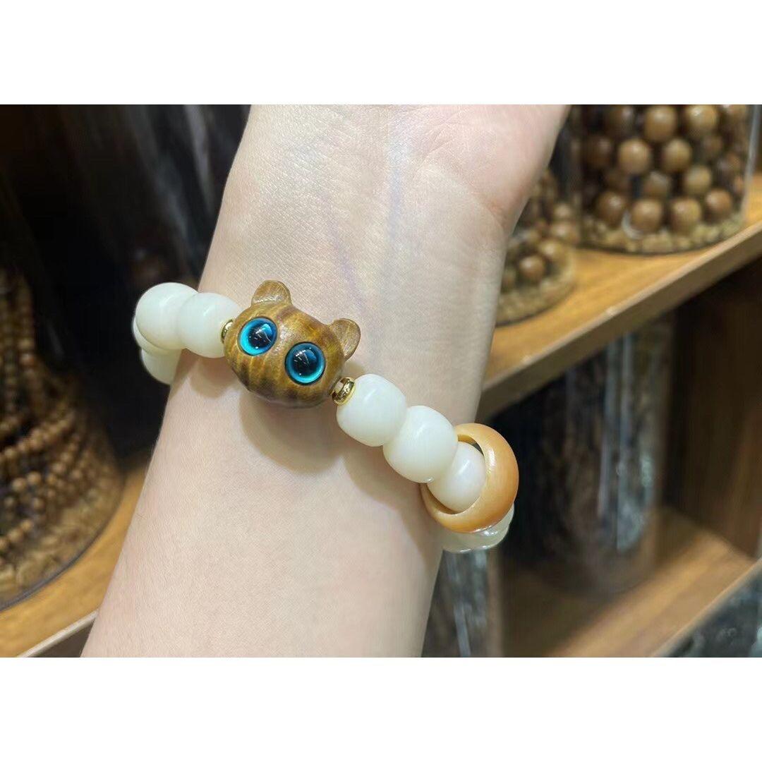 Белый нефритовый браслет с сыром Бодхи, зеленый сандаловый браслет с кошачьим кольцом, ювелирные изделия для пары one size
Белый нефритовый браслет с сыром Бодхи, зеленый сандаловый браслет с кошачьим кольцом, ювелирные изделия для пары one size