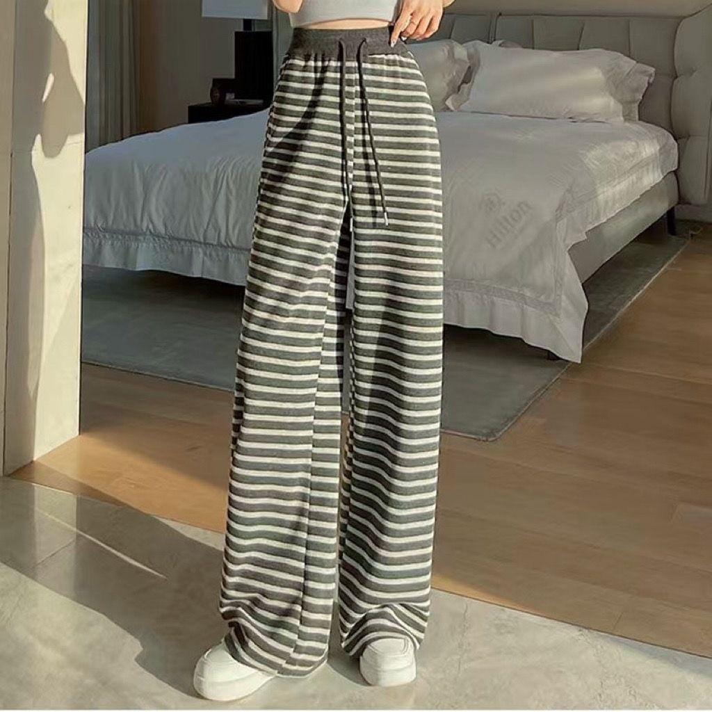 High Waist Striped Ice Silk Wide-Leg Pants - Women s Casual Summer Style 2XL світло-сірий колір
High Waist Striped Ice Silk Wide-Leg Pants - Women s Casual Summer Style 2XL світло-сірий колір