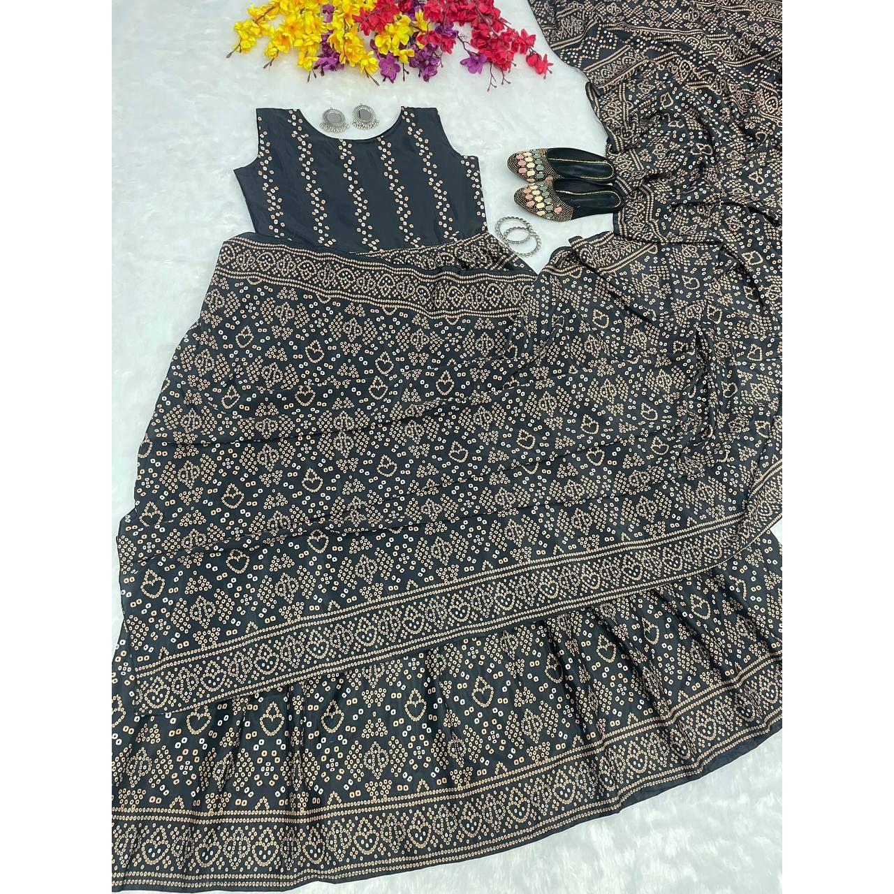 Представляем новое трендовое платье-сари с принтом
Представляем новое трендовое платье-сари с принтом