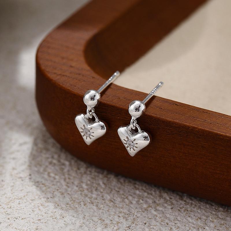 Korean Version of The Whole Body Love Round Bead Stud Earrings Women s Simple Fashion Temperament Versatile Ins Style Earrings
Korean Version of The Whole Body Love Round Bead Stud Earrings Women s Simple Fashion Temperament Versatile Ins Style Earrings