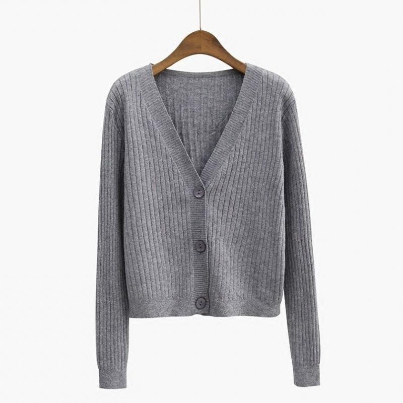 Women s Retro Chic V-Neck Knitted Cardigan - Autumn Style, Long Sleeve, Versatile, Short Jacket One Size серый
Women s Retro Chic V-Neck Knitted Cardigan - Autumn Style, Long Sleeve, Versatile, Short Jacket One Size серый