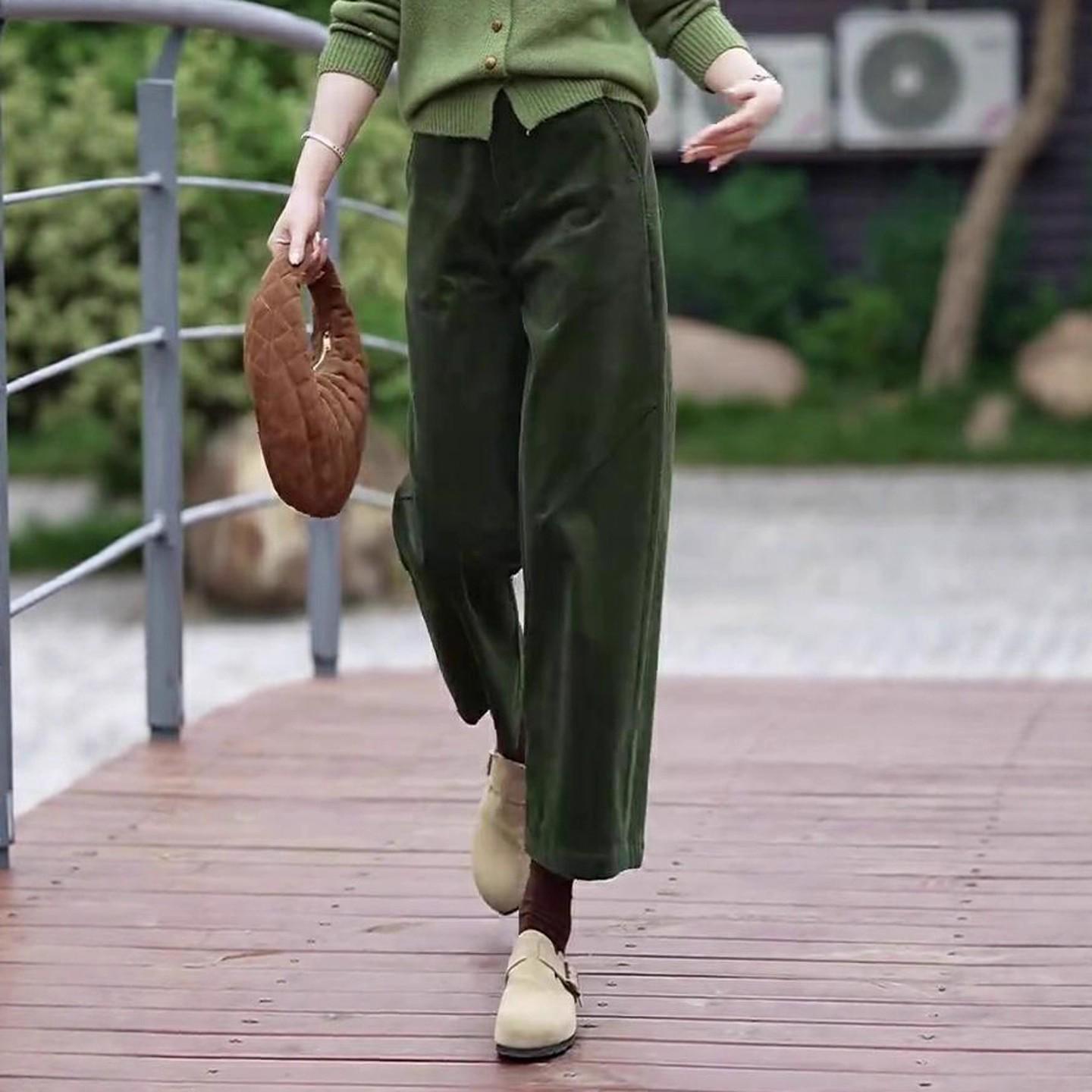 Women s Green Corduroy Scythe Cropped Straight Wide-Leg Pants - 2025 Autumn/Winter Collection. 4XL: 150-160 lbs зелений
Women s Green Corduroy Scythe Cropped Straight Wide-Leg Pants - 2025 Autumn/Winter Collection. 4XL: 150-160 lbs зелений