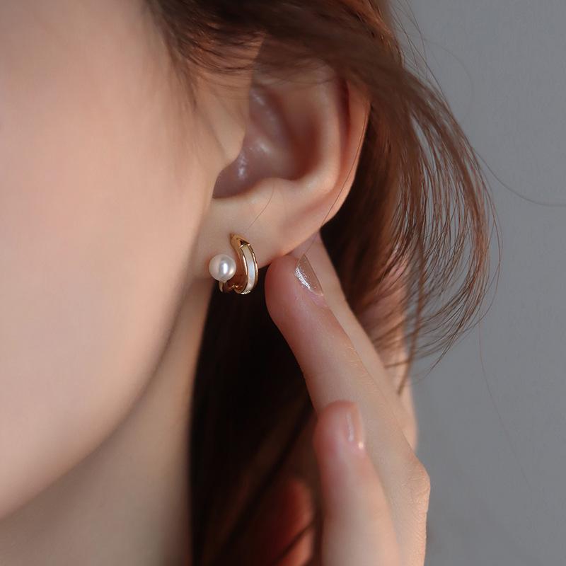 Stylish Geometric Pearl Stud Earrings in S925 Sterling Silver - Elegant Women s Jewelry Design 925 Silver
Stylish Geometric Pearl Stud Earrings in S925 Sterling Silver - Elegant Women s Jewelry Design 925 Silver