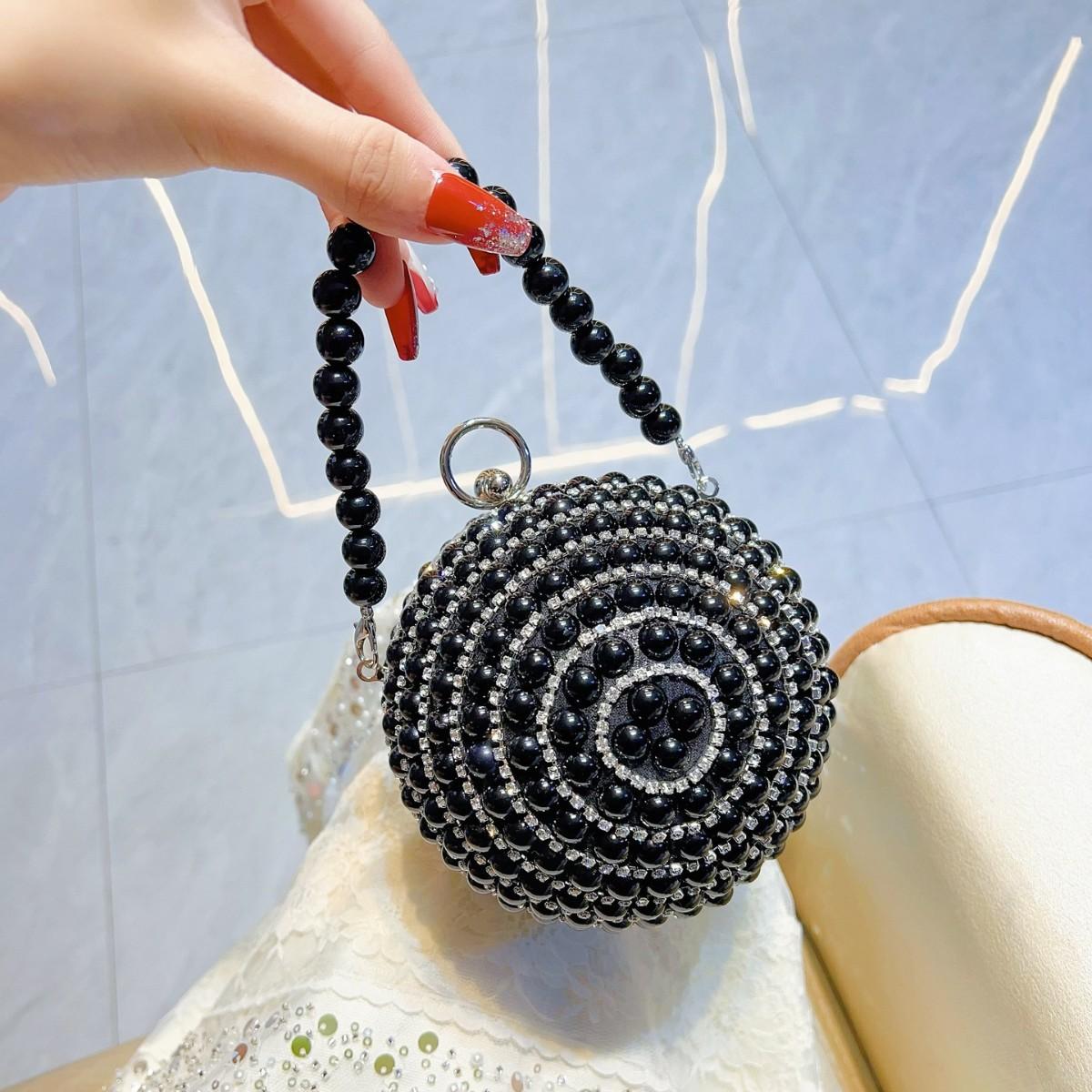 Round Pearl Clutch Purse Handbag Luxury Elegant Evening Bag Ring Handle For Women Bride Bridesmaid Wedding Party Handbag Purses чёрный
Round Pearl Clutch Purse Handbag Luxury Elegant Evening Bag Ring Handle For Women Bride Bridesmaid Wedding Party Handbag Purses чёрный