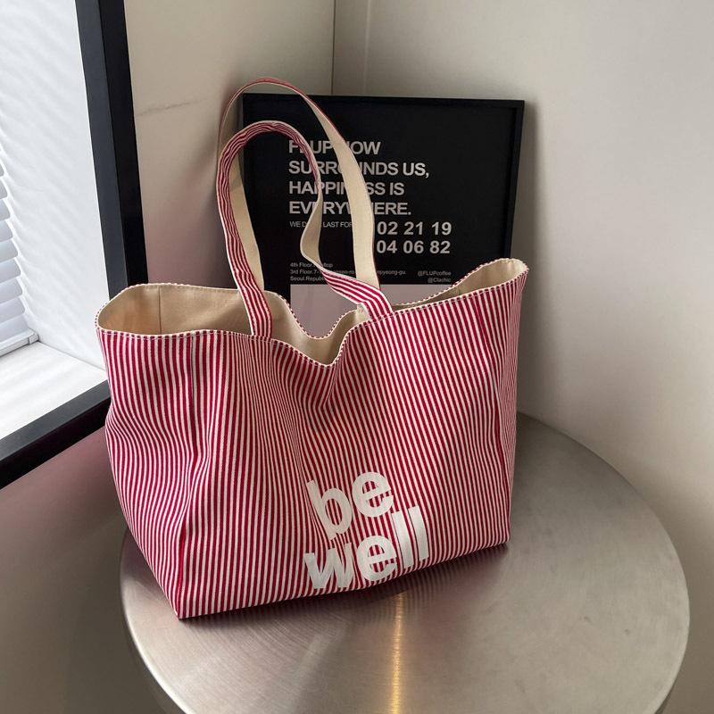 Casual Large Stripe Women s Shoulder Bag Fashion Commuter Tote Bag High Capaci Canvas Handbag for Youth bolso mujer 53x18x31cm
Casual Large Stripe Women s Shoulder Bag Fashion Commuter Tote Bag High Capaci Canvas Handbag for Youth bolso mujer 53x18x31cm