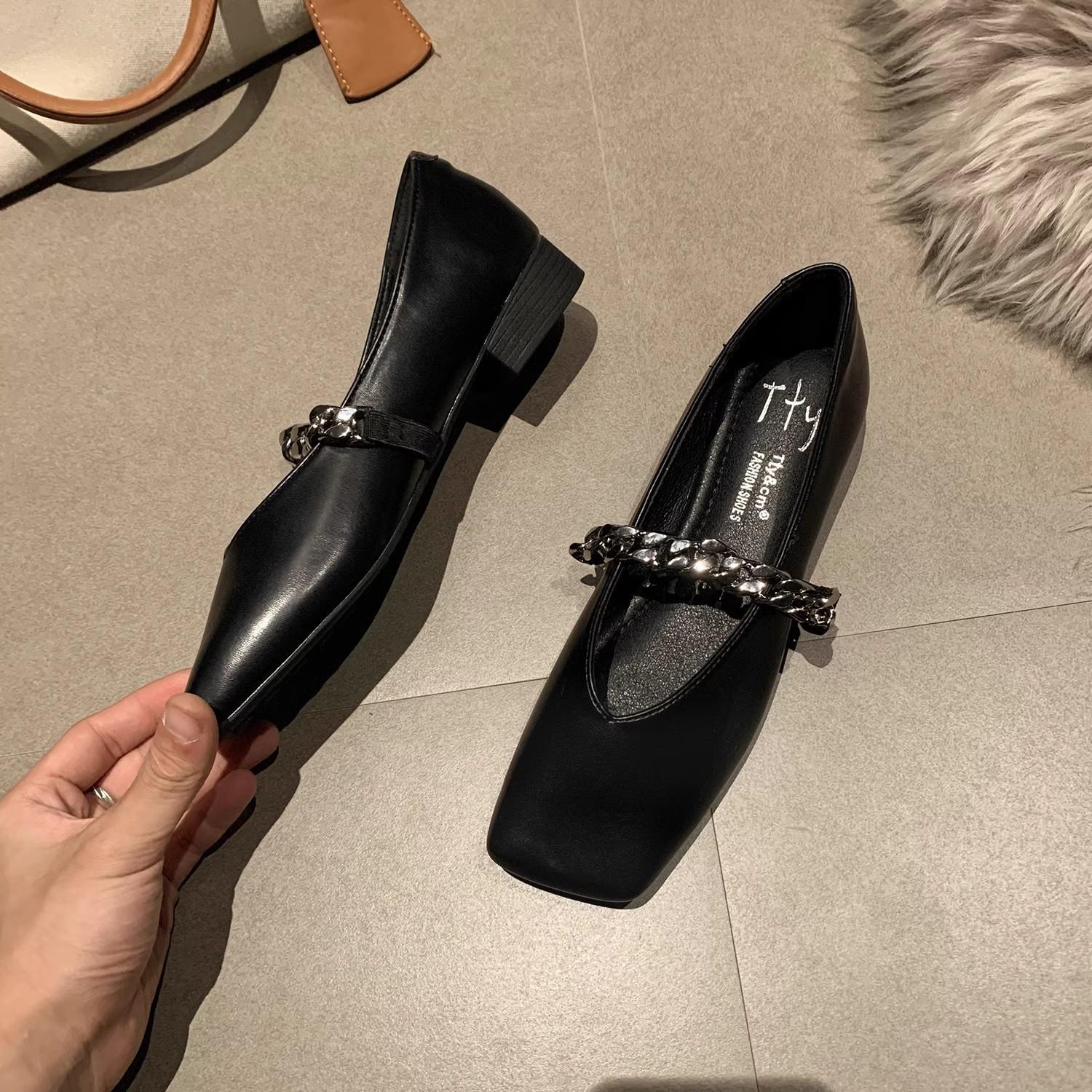 Mary Jane women s shoes summer new versatile evening wind Doudou shoes grandma shoes soft sole one pedal single shoes women s flat sole 40 чорний
Mary Jane women s shoes summer new versatile evening wind Doudou shoes grandma shoes soft sole one pedal single shoes women s flat sole 40 чорний