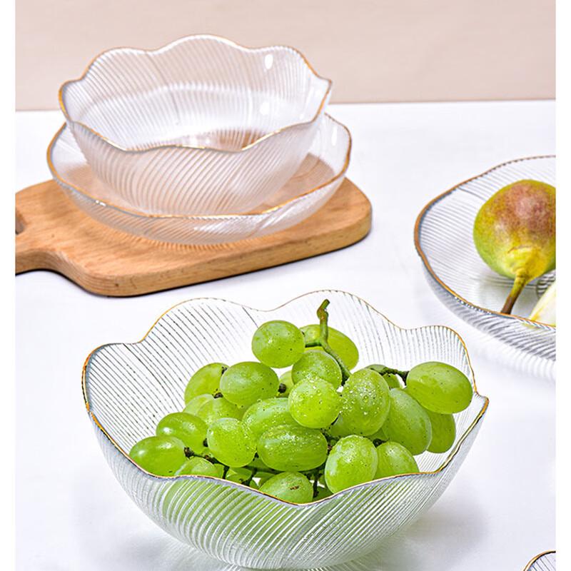 Chang Baosen Glass Fruit and Snack Bowl
Chang Baosen Glass Fruit and Snack Bowl