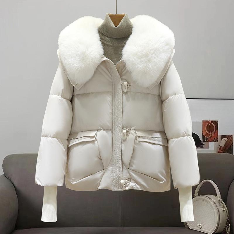 Зимняя Новая Куртка Пуховик для Женщин Среднего Возраста Короткая Свободная Куртка с Большим Меховым Воротником и Толстой Хлопковой Подкладкой. 3XL
Зимняя Новая Куртка Пуховик для Женщин Среднего Возраста Короткая Свободная Куртка с Большим Меховым Воротником и Толстой Хлопковой Подкладкой. 3XL