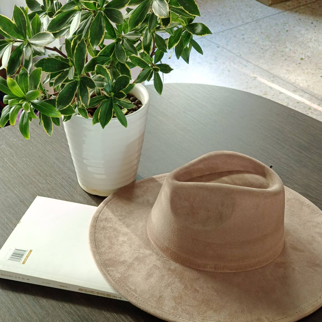 LIDHAY Unisex Western Style Suede Wide Brim Fedora Hat Felt Panama Rancher Hat for Men And Women M56-58CM
LIDHAY Unisex Western Style Suede Wide Brim Fedora Hat Felt Panama Rancher Hat for Men And Women M56-58CM