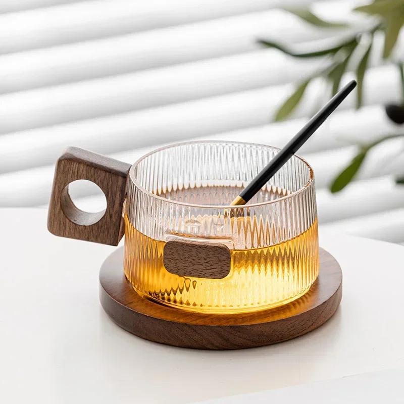Vertical glass coffee cup and saucer set high-grade exquisite household walnut tea cup female milk cup with spoon. 250ml
Vertical glass coffee cup and saucer set high-grade exquisite household walnut tea cup female milk cup with spoon. 250ml