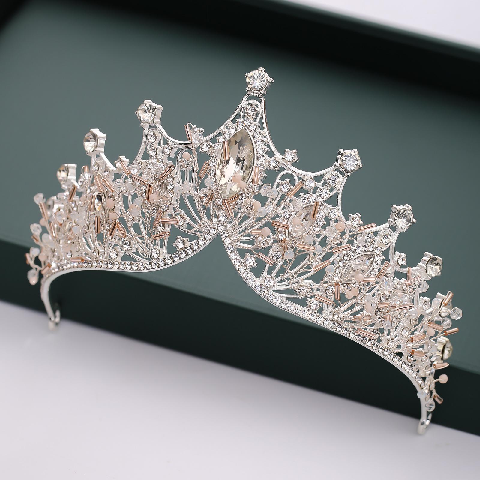 Стильные винтажные свадебные аксессуары для волос с элегантной хрустальной короной 
Стильные винтажные свадебные аксессуары для волос с элегантной хрустальной короной