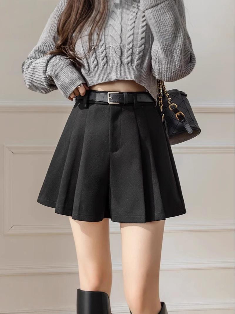 Women s 2024 High-Waist Brown Woolen Pleated Shorts: Wide-Leg Casual Skirt Pants for Autumn/Winter 4XL
Women s 2024 High-Waist Brown Woolen Pleated Shorts: Wide-Leg Casual Skirt Pants for Autumn/Winter 4XL