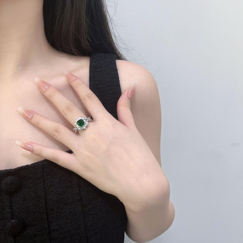 Ретро Легкая Роскошь Инкрустированное Бабушкино Зеленое Кольцо Принцессы с Квадратным Цирконом для Свадьбы Кольцо с Высоким Чувством Темперамента Женское No. 10
Ретро Легкая Роскошь Инкрустированное Бабушкино Зеленое Кольцо Принцессы с Квадратным Цирконом для Свадьбы Кольцо с Высоким Чувством Темперамента Женское No. 10