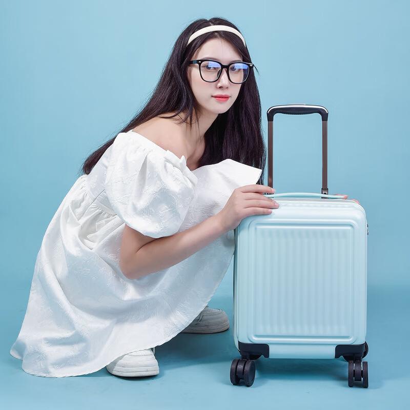 Lishun Mini Hardshell Carry-on Suitcase
Lishun Mini Hardshell Carry-on Suitcase