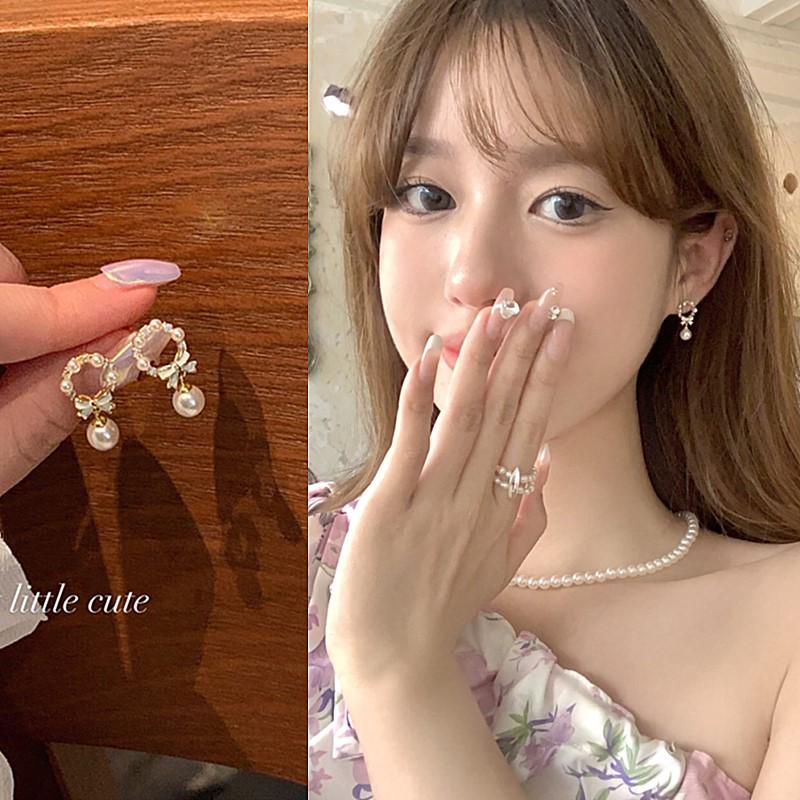 Pearl Bow Small Earrings - Trendy 2022 Niche Design, High-End Women s Studs & Ear Clips Gold 925 Silver Needle
Pearl Bow Small Earrings - Trendy 2022 Niche Design, High-End Women s Studs & Ear Clips Gold 925 Silver Needle