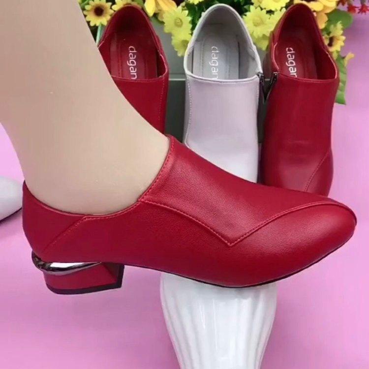Женские кожаные туфли 2025 года, весна, новые женские туфли с боковой молнией, модные, универсальные, на низком каблуке, мягкая подошва, туфли для мам среднего возраста 40
Женские кожаные туфли 2025 года, весна, новые женские туфли с боковой молнией, модные, универсальные, на низком каблуке, мягкая подошва, туфли для мам среднего возраста 40