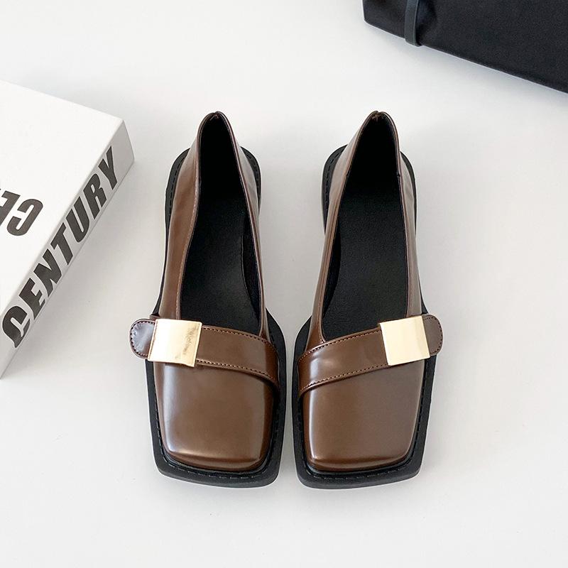 High-end square head retro niche Mary Jane single shoes women s 2025 spring and autumn evening gentle temperament small leather shoes 39 чорний
High-end square head retro niche Mary Jane single shoes women s 2025 spring and autumn evening gentle temperament small leather shoes 39 чорний