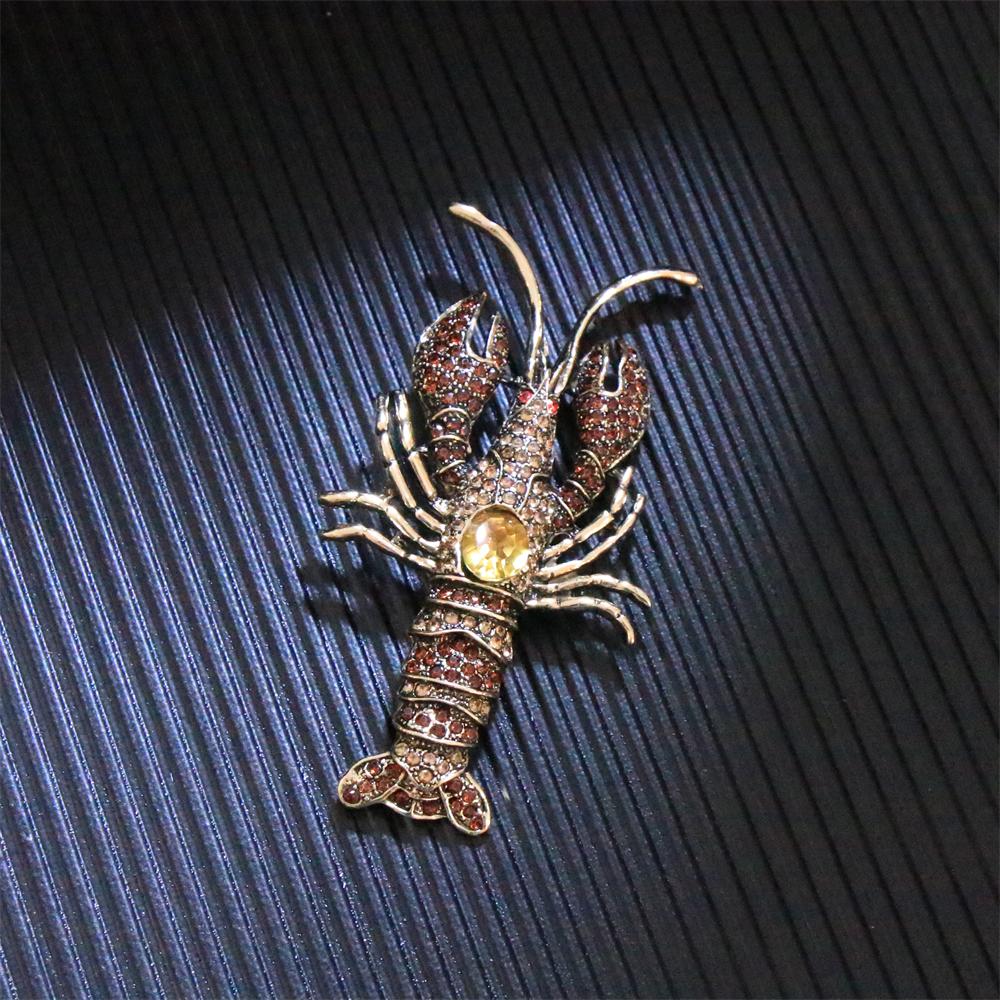 SKEDS Ladies Exquisite Large Crystal Lobster Brooch Men Fashion Animal Pin Ocean Life Badge Versatile Clothing Accessory
SKEDS Ladies Exquisite Large Crystal Lobster Brooch Men Fashion Animal Pin Ocean Life Badge Versatile Clothing Accessory