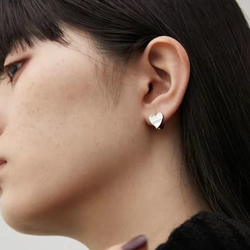 18K Gold Plated Zircon Hoop Earrings and Ear Cuffs with Sparkling Heart and Star Studs for Women
18K Gold Plated Zircon Hoop Earrings and Ear Cuffs with Sparkling Heart and Star Studs for Women