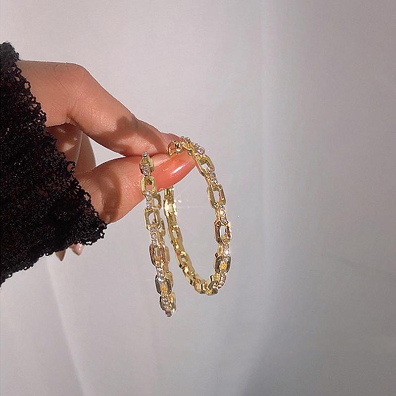 Trendy Chain Huggie Hoop Earrings for Women Cz Simple Rhinestone Ear Buckle Chain Hoop Crystal Zircon Jewelry Accessories золотой
Trendy Chain Huggie Hoop Earrings for Women Cz Simple Rhinestone Ear Buckle Chain Hoop Crystal Zircon Jewelry Accessories золотой