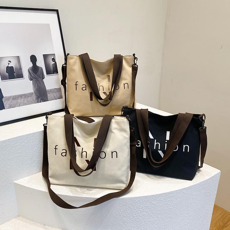 Texture, fashion trend, personalized women s shoulder bag, new large-capacity work versatile handbag білий
Texture, fashion trend, personalized women s shoulder bag, new large-capacity work versatile handbag білий