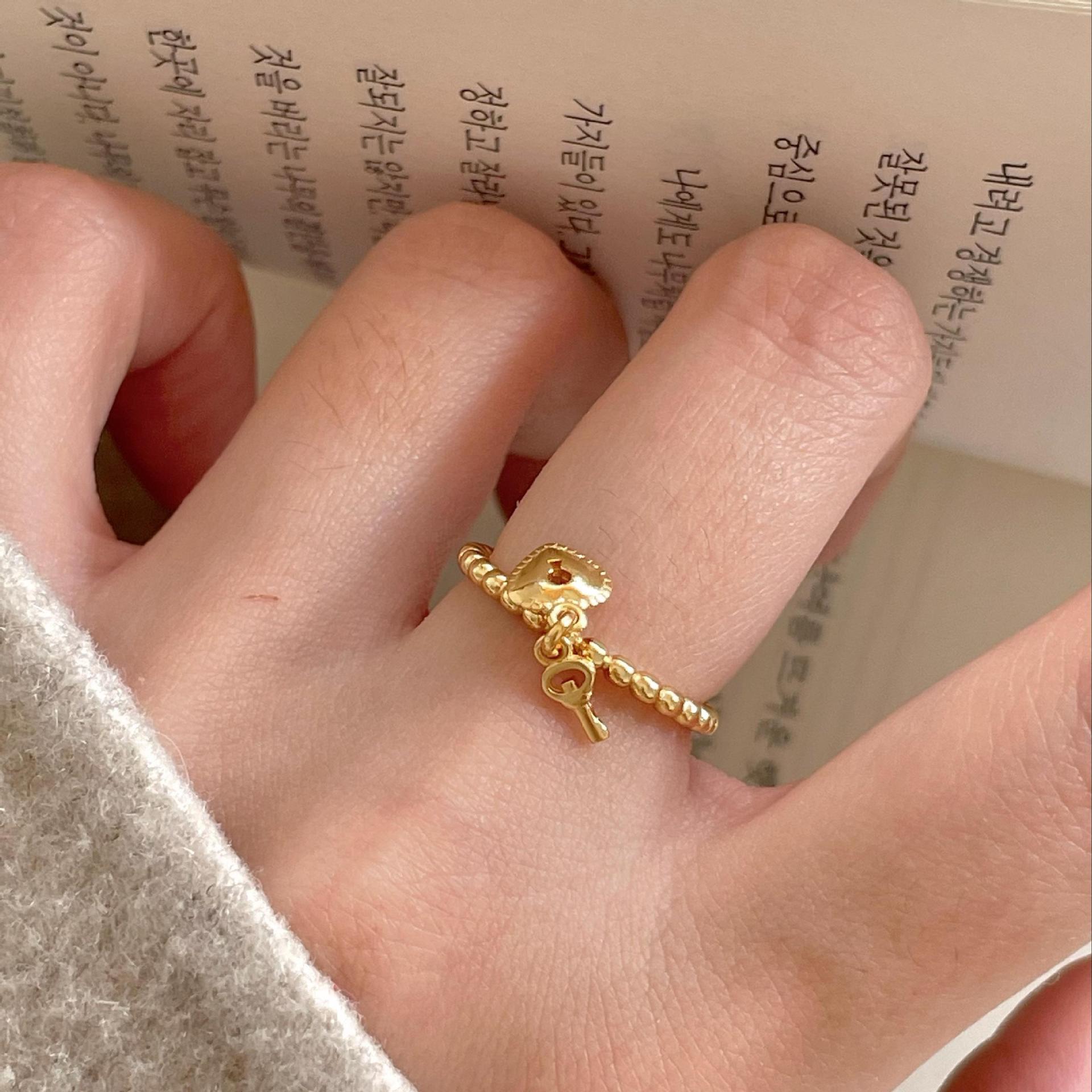 925 Sterling Silver Luxury Quality Jewelry Heart Lock Adjustable Elegant Rings For Women Elegant Accessories Argent 925 золотий
925 Sterling Silver Luxury Quality Jewelry Heart Lock Adjustable Elegant Rings For Women Elegant Accessories Argent 925 золотий
