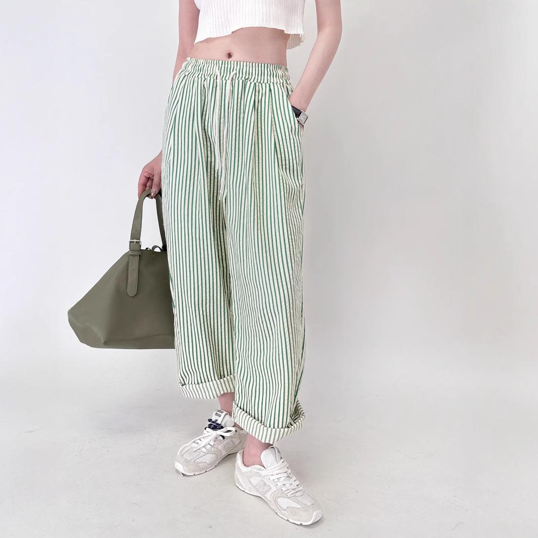 Новые повседневные брюки для ходьбы с высокой талией, свободного кроя, с вертикальными черно-белыми полосками, делают женщин стройнее и имеют широкие штанины. L светло-зеленый
Новые повседневные брюки для ходьбы с высокой талией, свободного кроя, с вертикальными черно-белыми полосками, делают женщин стройнее и имеют широкие штанины. L светло-зеленый