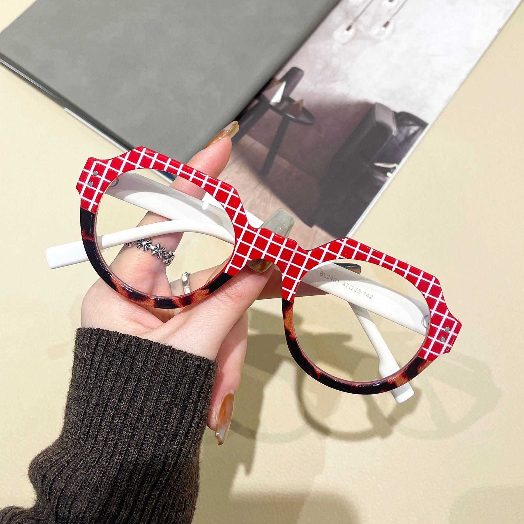 New Red Spliced Leopard Colors Frame Hyperopic Photochromic Anti Blue Ray Femal Trend Sunglasses Presbyopic Prescription Glasses Single Version&1.56&None красный
New Red Spliced Leopard Colors Frame Hyperopic Photochromic Anti Blue Ray Femal Trend Sunglasses Presbyopic Prescription Glasses Single Version&1.56&None красный
