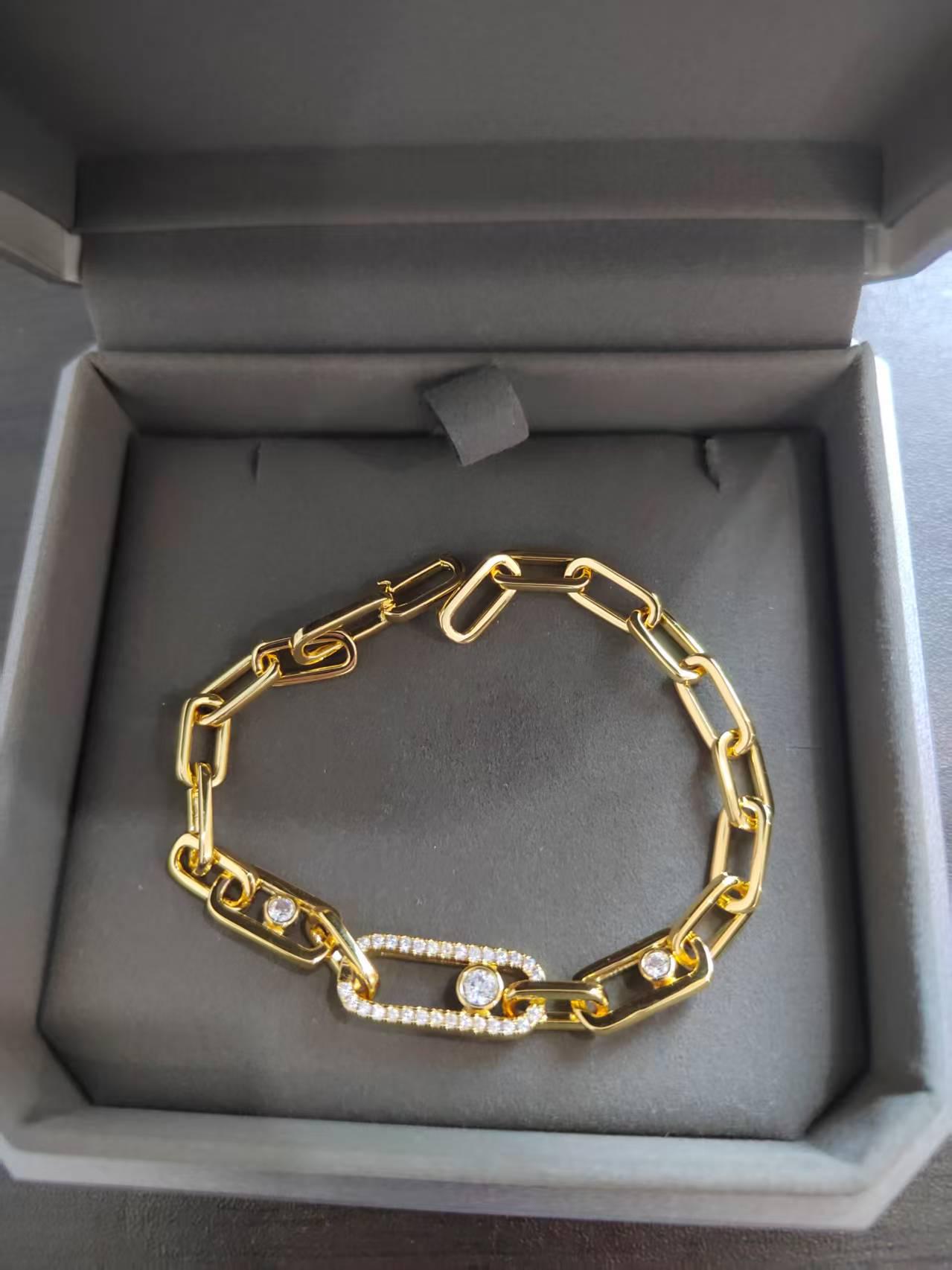 Универсальный браслет Meijia Three Diamond для мужчин и женщин: Изысканный дизайн 2025 для женщин золотой
Универсальный браслет Meijia Three Diamond для мужчин и женщин: Изысканный дизайн 2025 для женщин золотой