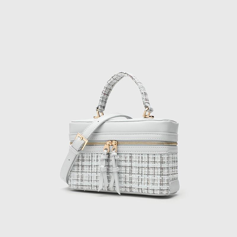 ZR Cross-border Box Bag Small Woolen Material Chain Fashionable All-matching Portable Single-shoulder Cross-slung Female
ZR Cross-border Box Bag Small Woolen Material Chain Fashionable All-matching Portable Single-shoulder Cross-slung Female