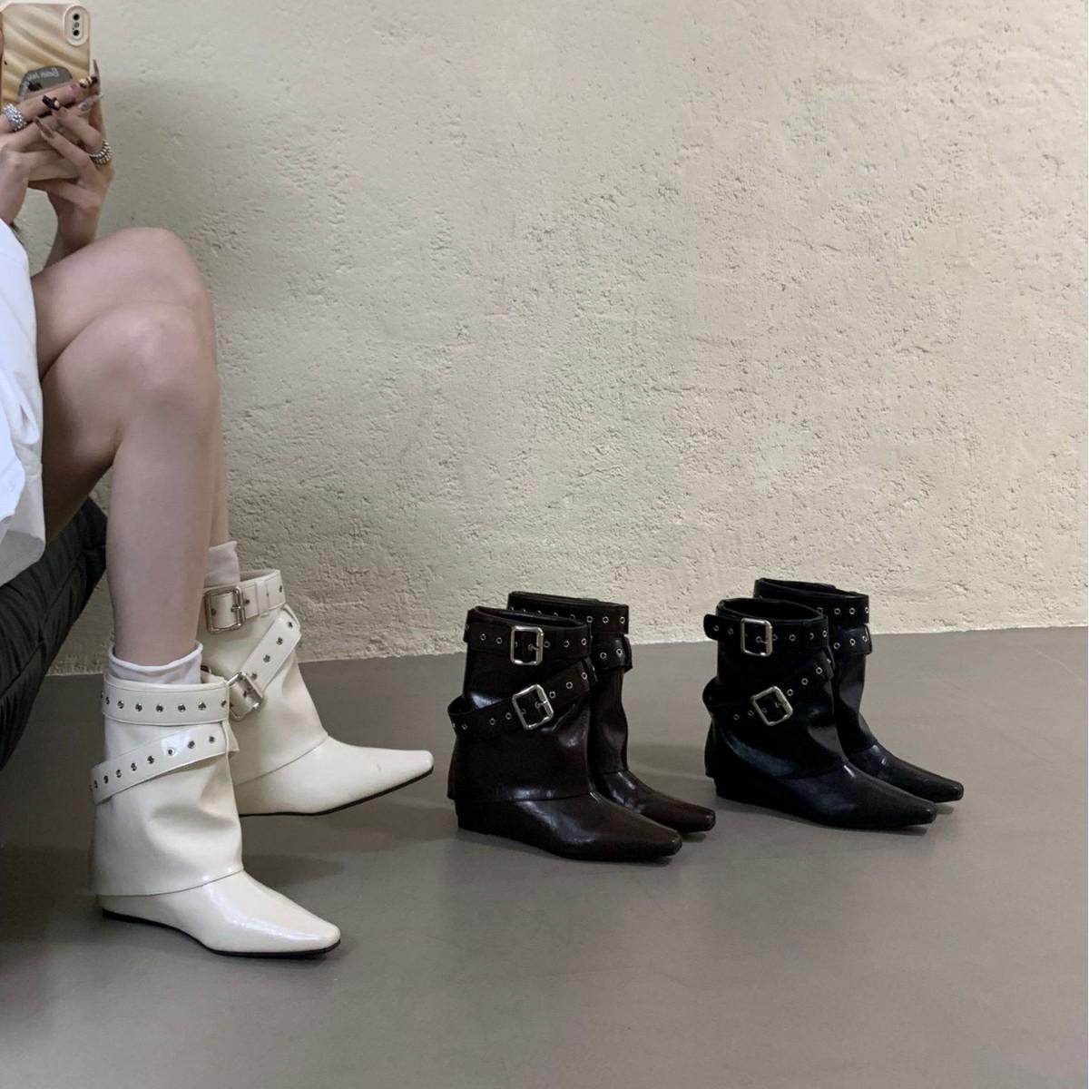 2025 autumn and winter new round head inner slope heel belt buckle low tube thin fashion Martin western women s short boots 39 бежевый
2025 autumn and winter new round head inner slope heel belt buckle low tube thin fashion Martin western women s short boots 39 бежевый