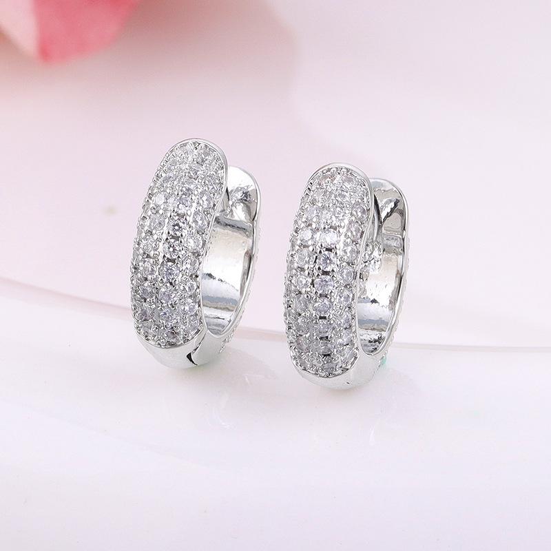 Роскошные серьги с кубическим цирконием: Трендовые серьги-кольца в европейском и американском стиле 24K Gold
Роскошные серьги с кубическим цирконием: Трендовые серьги-кольца в европейском и американском стиле 24K Gold