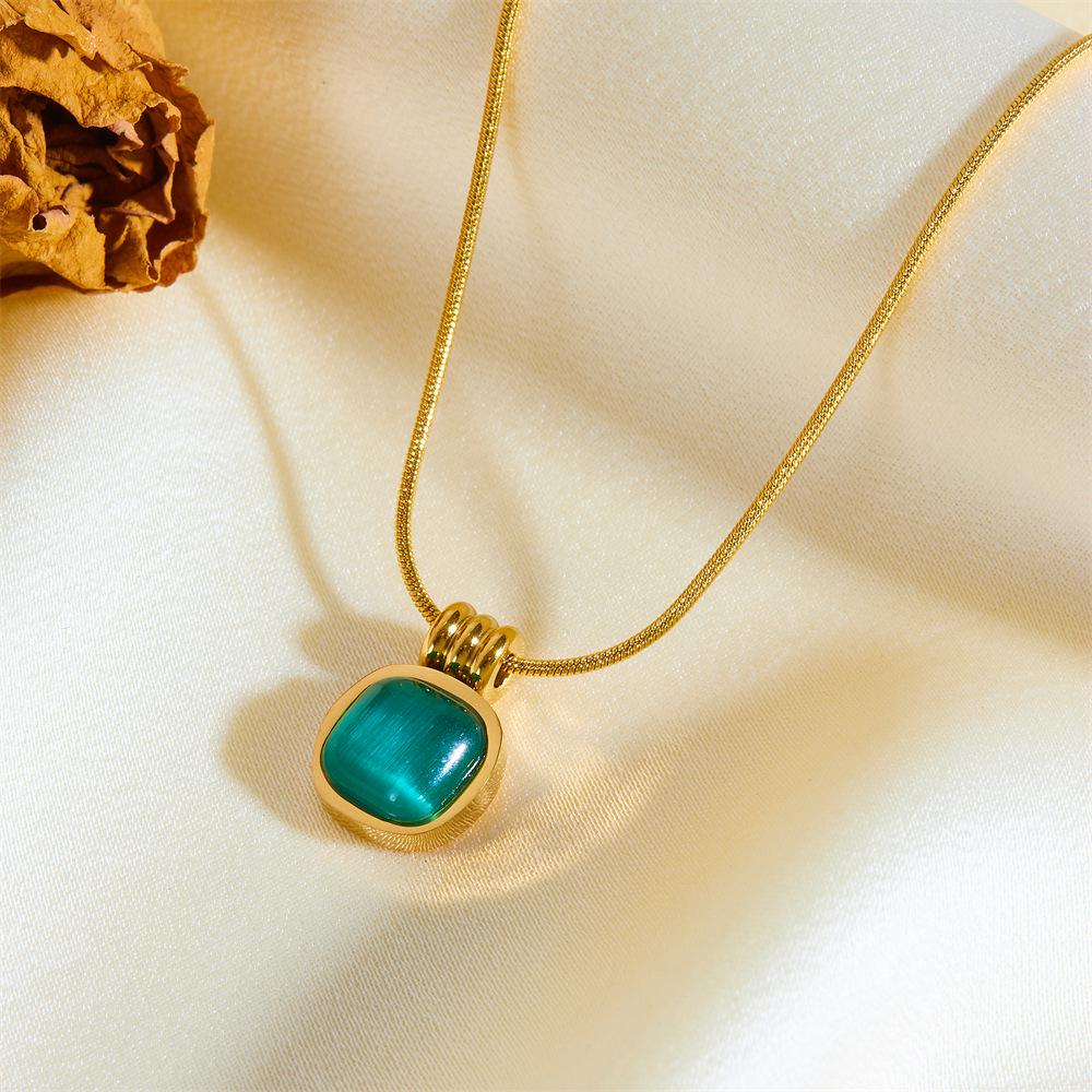 Европейско-американское многослойное ожерелье из титановой стали с бирюзой и малахитом
Европейско-американское многослойное ожерелье из титановой стали с бирюзой и малахитом