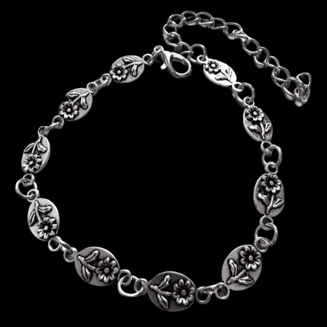 Retro Personality Ancient Silver Relief Flowers Oval Spliced Chain Adjustable Bracelets for Women Middle Ages Charm Jewelry Gift
Retro Personality Ancient Silver Relief Flowers Oval Spliced Chain Adjustable Bracelets for Women Middle Ages Charm Jewelry Gift
