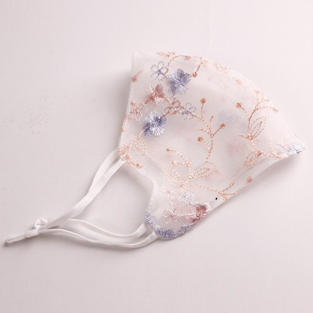 Breathable Veil Mask Embroider Flower Sunscreen Face Mask Fashion Lace Mask молочный белый
Breathable Veil Mask Embroider Flower Sunscreen Face Mask Fashion Lace Mask молочный белый