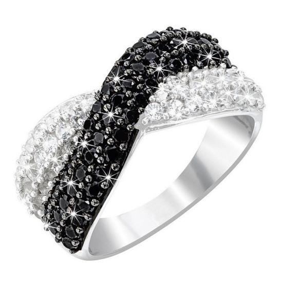 Women Finger Ring Double Colors Shiny Rhinestone Inlaid Cross Shape Electroplated Lady Circlet Daily Jewelry US 8
Women Finger Ring Double Colors Shiny Rhinestone Inlaid Cross Shape Electroplated Lady Circlet Daily Jewelry US 8