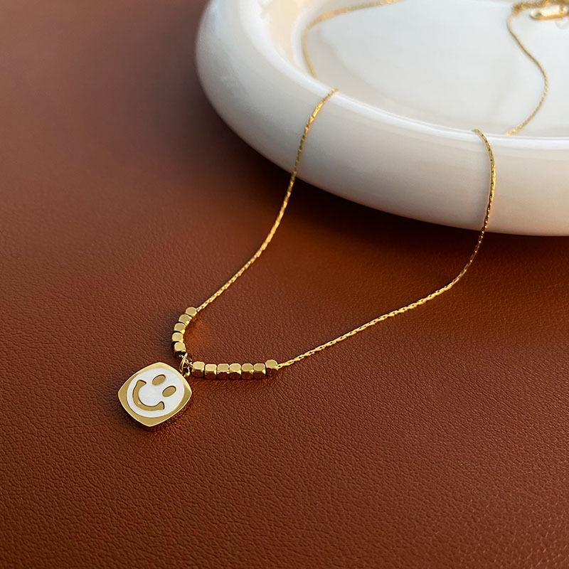 Summer Trend Smiley Shell Necklace - Titanium Steel, Non-Fading, Light Luxury, Simple & Versatile Clavicle Chain for Women
Summer Trend Smiley Shell Necklace - Titanium Steel, Non-Fading, Light Luxury, Simple & Versatile Clavicle Chain for Women