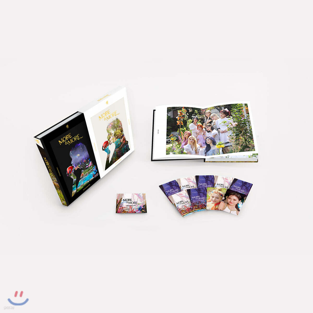 TWICE - TWICE MONOGRAPH MORE & MORE
TWICE - TWICE MONOGRAPH MORE & MORE