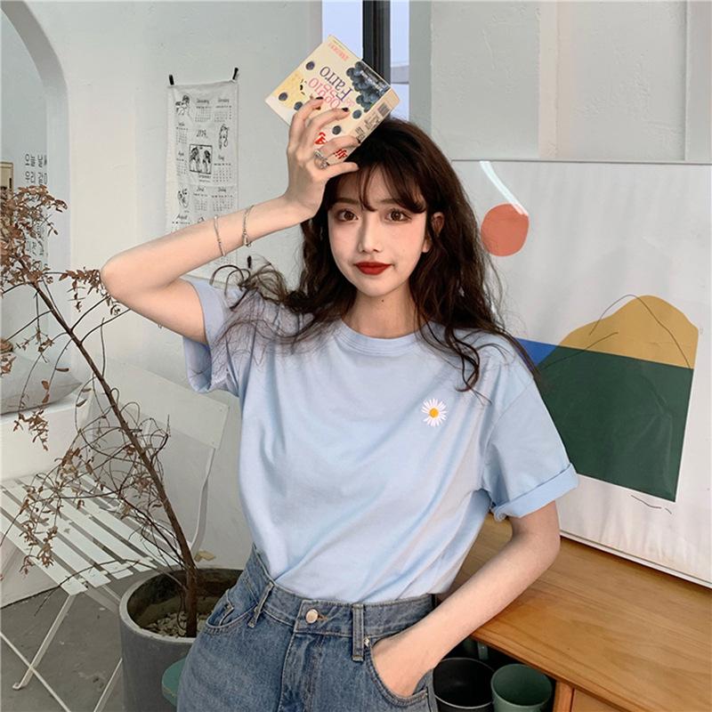 Chrysanthemum Short-sleeved T-shirt Women s Trendy Loose Summer New Women s Loose Plus-size Student Top 2XL синій
Chrysanthemum Short-sleeved T-shirt Women s Trendy Loose Summer New Women s Loose Plus-size Student Top 2XL синій