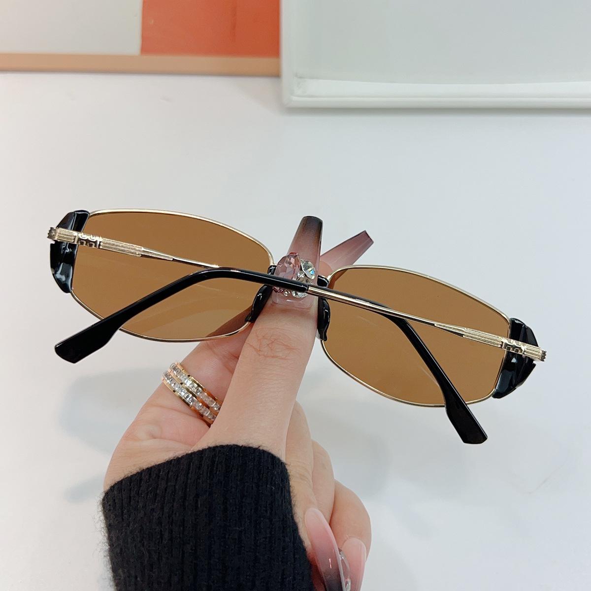 Высококачественные эллиптические солнцезащитные очки женские очки в металлической оправе винтажные брендовые круглые солнцезащитные очки для мужчин оттенки женские очки MULTI
Высококачественные эллиптические солнцезащитные очки женские очки в металлической оправе винтажные брендовые круглые солнцезащитные очки для мужчин оттенки женские очки MULTI