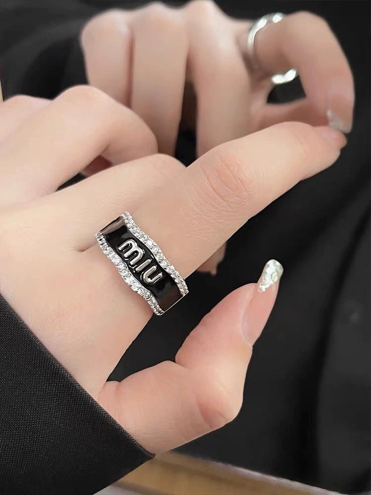 Женское роскошное кольцо с эмалью, капающим маслом и бриллиантами Adjustable Open Size
Женское роскошное кольцо с эмалью, капающим маслом и бриллиантами Adjustable Open Size