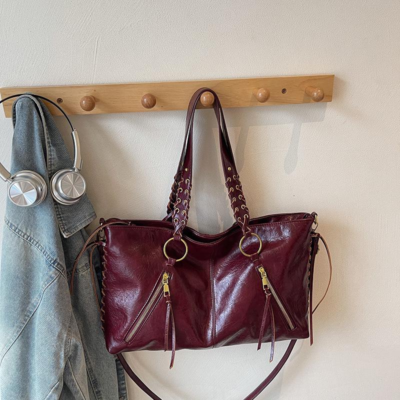 Women s Retro Large-Capacity Shoulder Tote - European & American Style Versatile Handbag with Drawstring One Size вино красного
Women s Retro Large-Capacity Shoulder Tote - European & American Style Versatile Handbag with Drawstring One Size вино красного