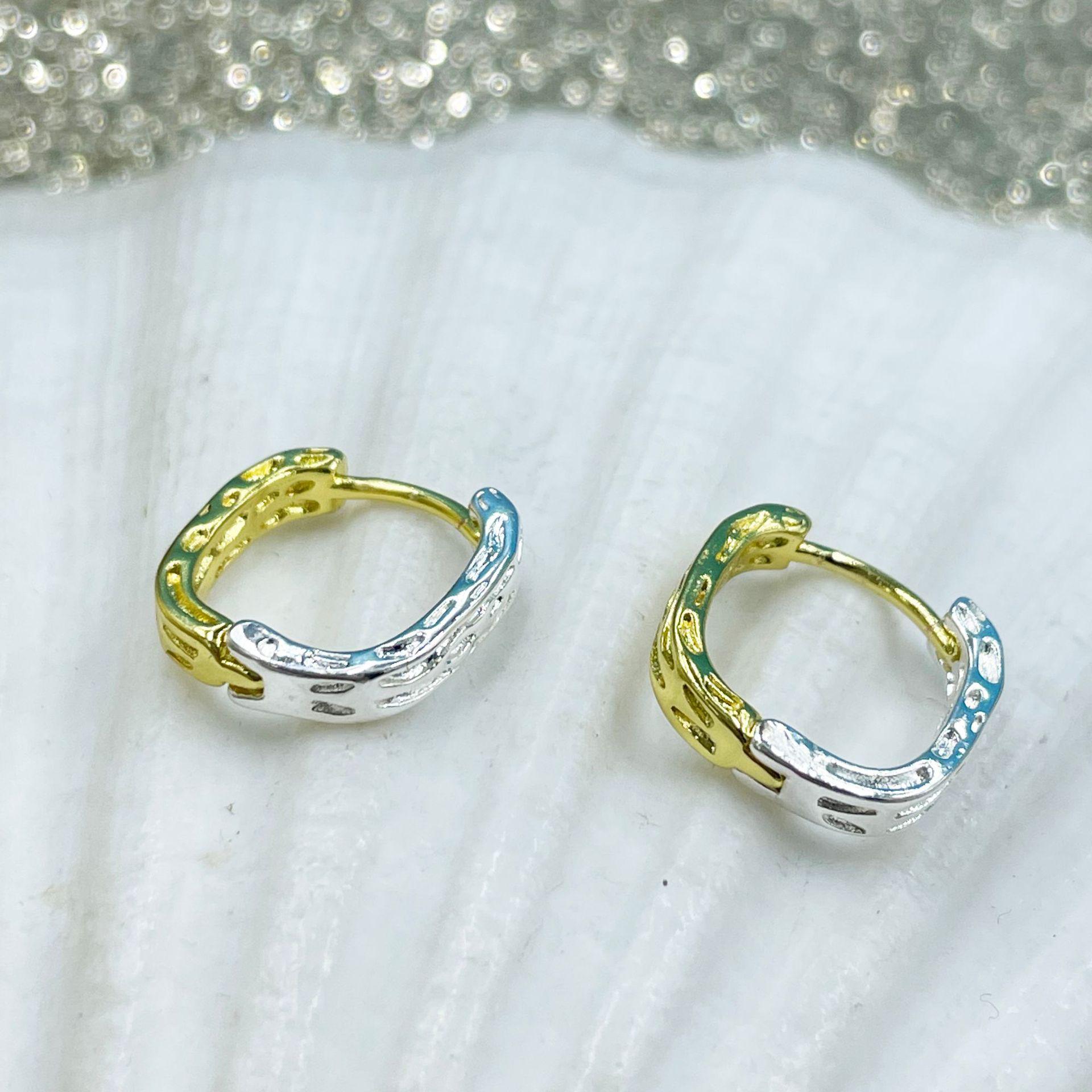 Корейские минималистичные геометрические каффы для ушей: Дизайн в стиле колор-блок с нерегулярными квадратами
Корейские минималистичные геометрические каффы для ушей: Дизайн в стиле колор-блок с нерегулярными квадратами