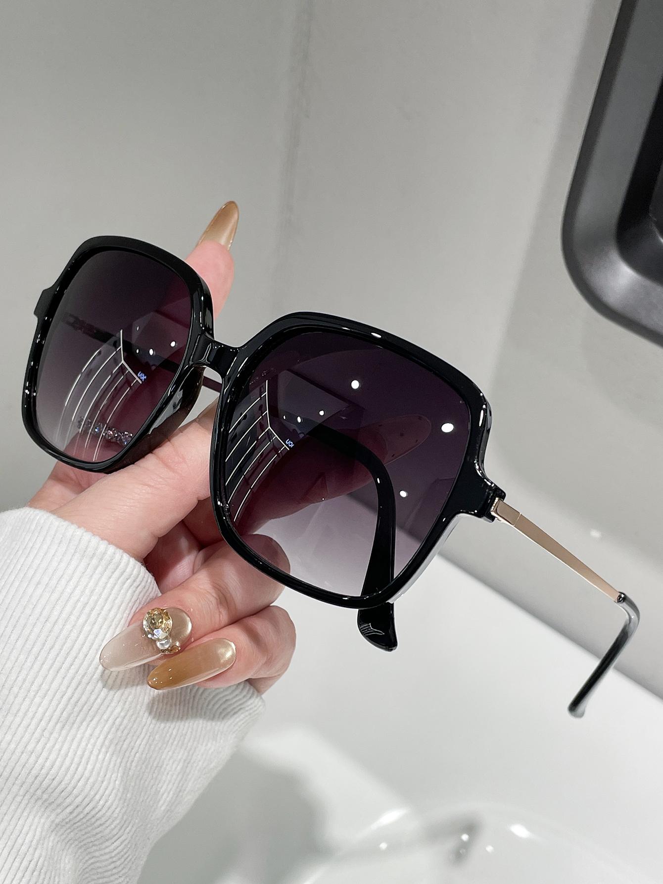 1PC Unisex Y2K Basic Large Square Frame Fashion Glasses Suitable for Daily Wear Photography Driving European Style Optics чорний
1PC Unisex Y2K Basic Large Square Frame Fashion Glasses Suitable for Daily Wear Photography Driving European Style Optics чорний