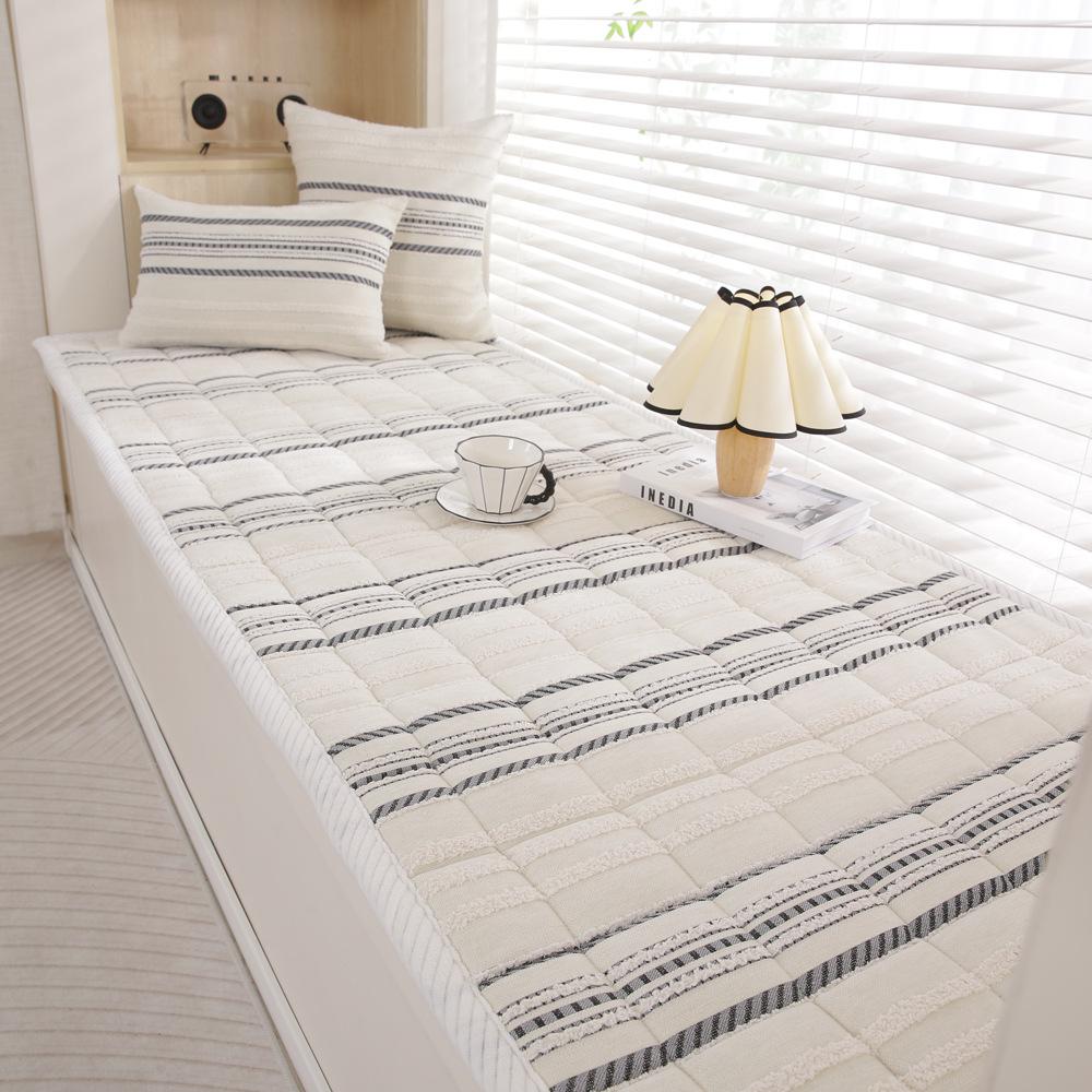 Полосатый шенилл утолщенный нескользящий коврик для эркерного окна, подушка для балкона/дивана, новая диванная подушка, универсальная подушка для сиденья на все четыре сезона 70X150cm серый
Полосатый шенилл утолщенный нескользящий коврик для эркерного окна, подушка для балкона/дивана, новая диванная подушка, универсальная подушка для сиденья на все четыре сезона 70X150cm серый