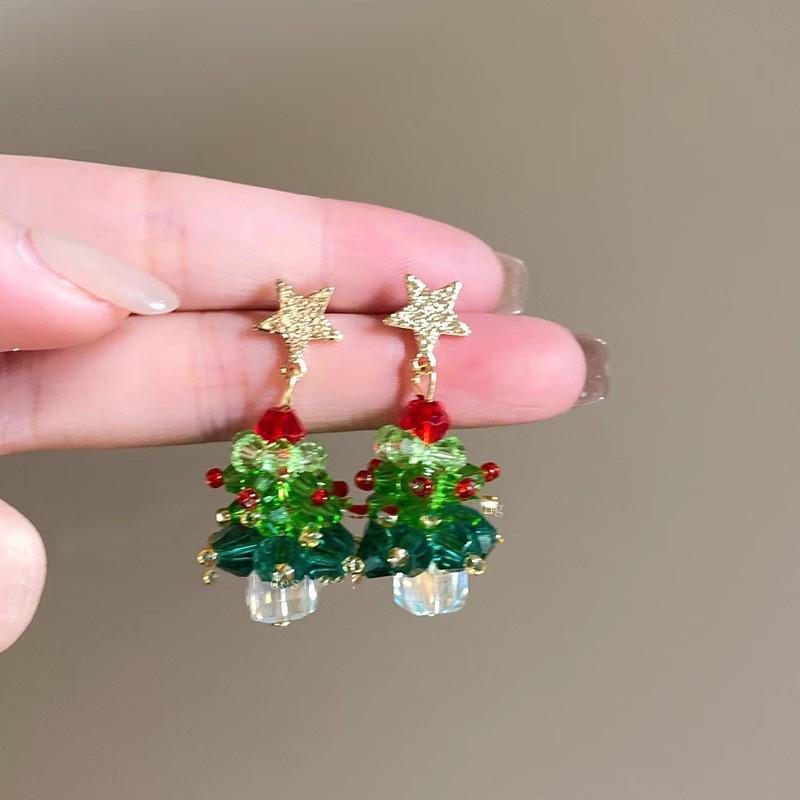 2024 Women s Christmas Tree Pendant Necklace - Festive Clavicle Sweater Chain
2024 Women s Christmas Tree Pendant Necklace - Festive Clavicle Sweater Chain